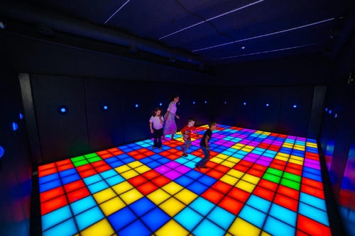 Come il pavimento LED interattivo tilia gli eventi di marca: dal MOQ di 100 pezzi alla consegna globale