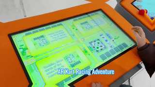 Questo tavolo touchscreen educativo per bambini è progettato appositamente per i bambini.