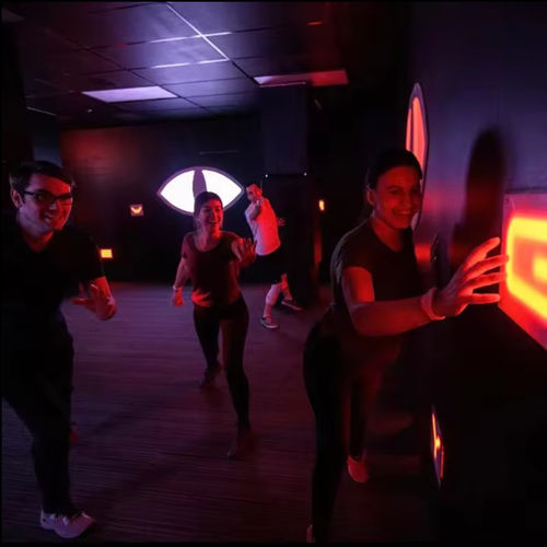 Ultime notizie aziendali su Muro Interattivo Nascondete Premete il Tasto Numero di Conteggio Luce a Led Attiva Gioco Occhi Cattivi