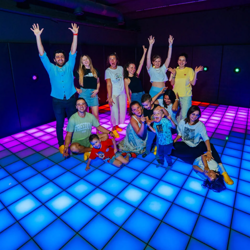 Ultimo blog dell'azienda Che cos'è un gioco interattivo a LED?