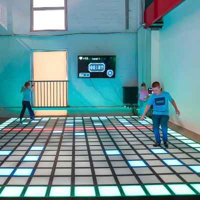 Buon prezzo Attiva Gioco Led Floor 30x30cm Luce interattiva Gioco attivo Led Dance Floor in linea