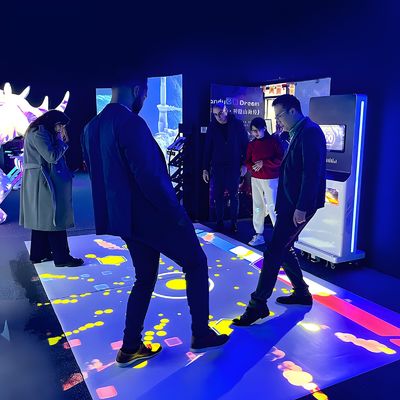 Buon prezzo Intrattenimento All In One Indoor Interactive Floor Projection System Proiettore Gioco per bambini in linea