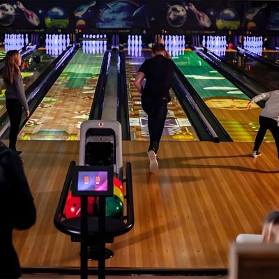 Buon prezzo Sport String Pinsetter Set completo Bowling Machine Attrezzatura standard per il bowling in linea