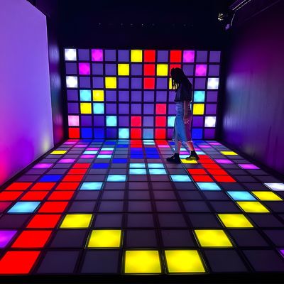 Buon prezzo Interattivo con cavo RGB Gioco attivato LED Pavimento da ballo 30*30cm Fornitura di fabbrica in linea