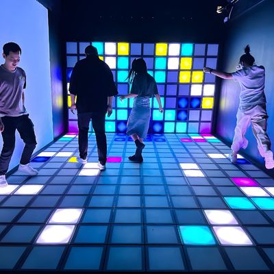 Buon prezzo Sala giochi a piano attivo Super Griglia 30x30cm Interattiva Led Gaming Light Tiles in linea