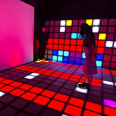 Buon prezzo Programma di gioco a LED personalizzato Sala giochi interattiva Griglia attiva Gioco a LED in linea