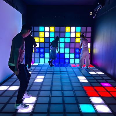 Buon prezzo Piastrelle da ballo a LED Griglia di salto Gioco interattivo Super Griglia Parete e Pavimento in linea