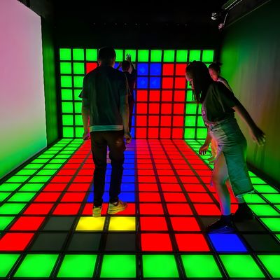 Buon prezzo LED Terrazza da ballo Piastrelle Parete E Terrazza Salto Griglia Interattivo gioco in linea