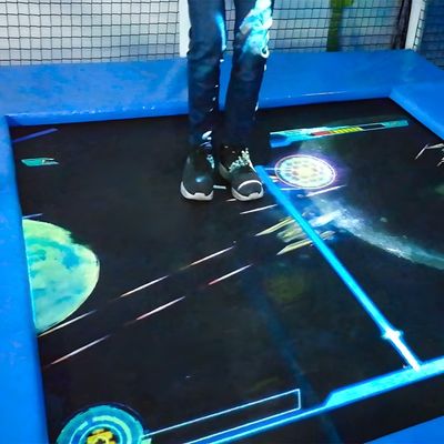 Buon prezzo Giochi interni proiettati sul pavimento proiettore trampolino per giochi sul pavimento in linea