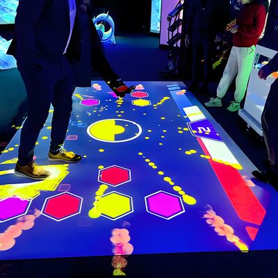 Buon prezzo 50 giochi multi-giocatori all-in-one sistema di proiezione interattivo per il parco giochi in linea