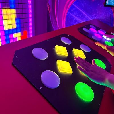 Buon prezzo Active Extreme Handing Kids Team Party Interactive Led Display Attivazione dei giochi Pixel in linea