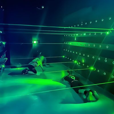 Buon prezzo Attrezzature per giochi di divertimento Laser Tag Arena Laser Escape Room Labyrinths Giochi laser attivi in linea
