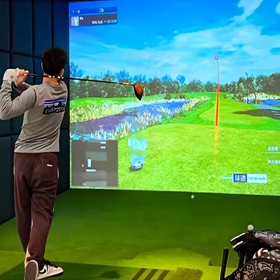 Buon prezzo Sport realistici Simulatore di golf Ar Simulatore di golf interattivo Proiezione di parete in linea