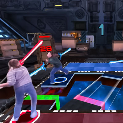 Buon prezzo Giochi di proiezione interattiva immersiva più popolari Duello di spada laser Multiplayer in linea