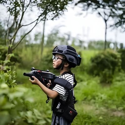 Buon prezzo Sistema di tag laser wireless commerciale con giubbotto anti-vibrazione per 12-30 giocatori e 24 mesi di garanzia in linea