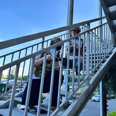 Buon prezzo Professional Wireless Laser Tag Equipment with Vibration Vest and 24 Months Warranty for Multiplayer Game Set in linea