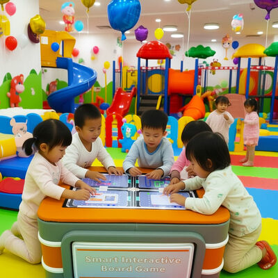 Qualità 38.2" Ampio tavolo da gioco interattivo per 4 giocatori con tabella multi-touch e display di animazione didattica fabbrica