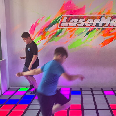 Buon prezzo Pavimento LED interattivo RGB da 30x30 cm con 1000 livelli per giochi di danza e griglia in linea