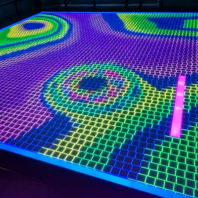 Qualità Ranking in tempo reale Aurora Motion con 86 pollici grande schermo e 8 giochi popolari per tornei Fabbrica