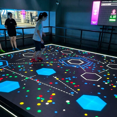 Qualità Display LED interattivo flessibile con schermo da 86 pollici da 6m*6m/7m*7m, 6 giochi popolari e supporto multiplayer per i luoghi di spettacolo fabbrica