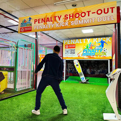 Qualità Sfida di penalità interattiva di calcio con portiere automatico per 1-4 giocatori e telaio di ferro ad alta resistenza fabbrica