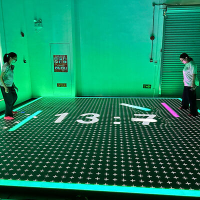 Qualità Aurora Motion Interactive LED Floor Display con 8 modalità interattive, schermo grande 5m*5m e capacità 100-500kg Fabbrica