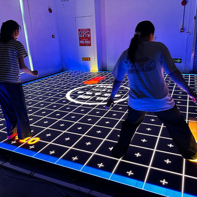 Qualità Sistema di gioco interattivo a LED da pavimento con 6 giochi selezionabili, schermo grande da 86 pollici e modalità battaglia a squadre multigiocatore Fabbrica