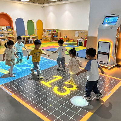 Qualità Proiettore Interattivo Mobile Educativo per Pavimento 4100 Lumen Macchina da Gioco con Proiezione a Pavimento All-in-One per Scuole Fabbrica