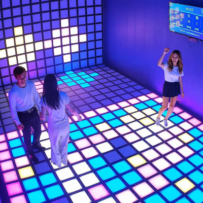 Qualità Pavimento LED interattivo con 280+ livelli di gioco e colore RGB per layout modulari di 100-900 piastrelle in sale giochi commerciali Fabbrica